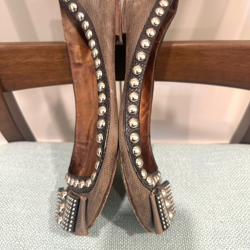 Jeffrey Campbell Dauphine Gray and Black Studded Flats Size 7 - Picture 9 of 10
